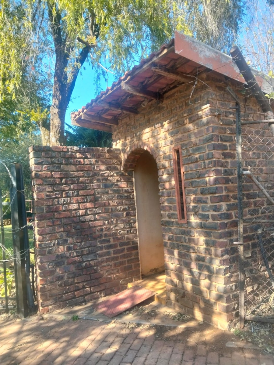 Commercial Property for Sale in Monavoni A H Gauteng