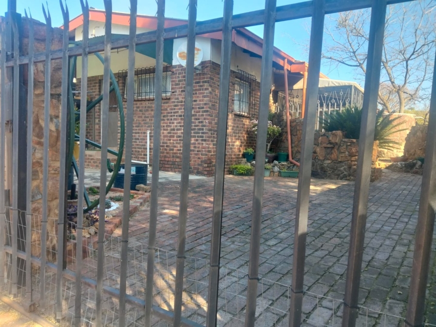 Commercial Property for Sale in Monavoni A H Gauteng