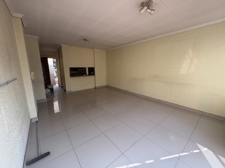 2 Bedroom Property for Sale in Rembrandt Park Gauteng