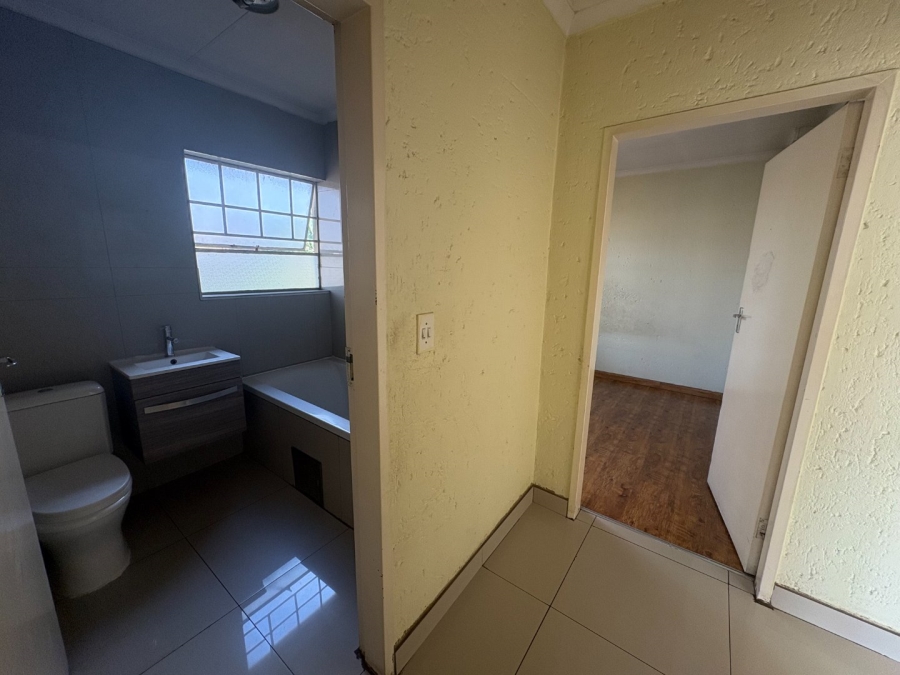 2 Bedroom Property for Sale in Rembrandt Park Gauteng
