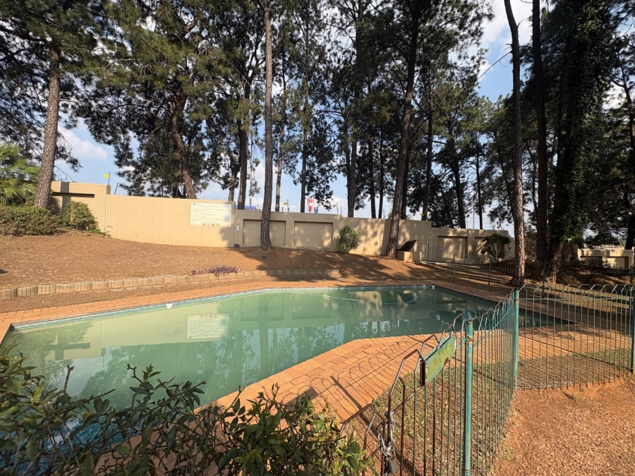 2 Bedroom Property for Sale in Rembrandt Park Gauteng