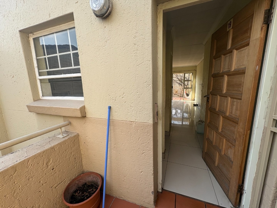 2 Bedroom Property for Sale in Rembrandt Park Gauteng