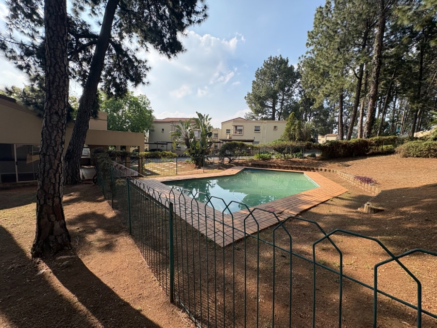 2 Bedroom Property for Sale in Rembrandt Park Gauteng