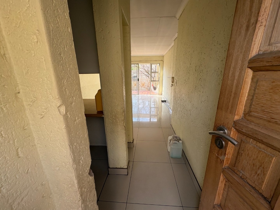 2 Bedroom Property for Sale in Rembrandt Park Gauteng
