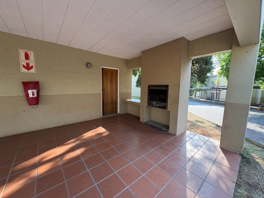 2 Bedroom Property for Sale in Rembrandt Park Gauteng