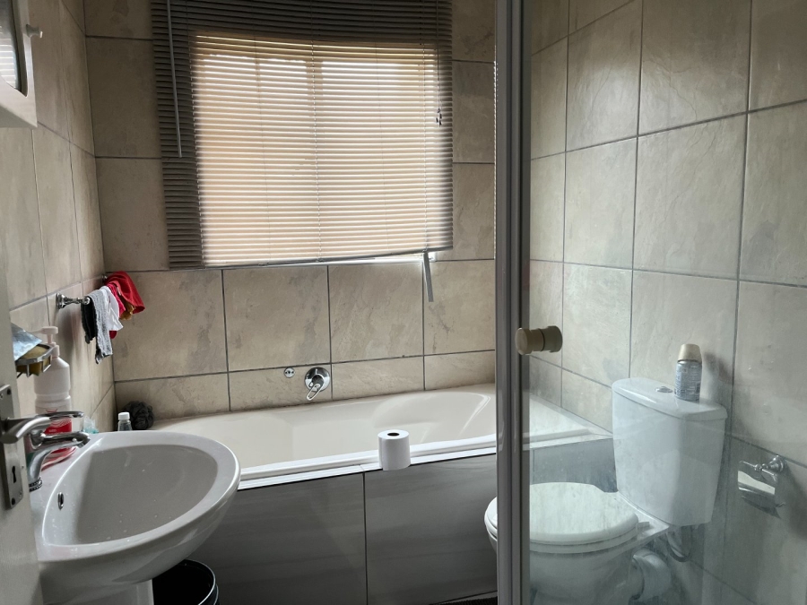3 Bedroom Property for Sale in Vanderbijlpark SW 5 Gauteng