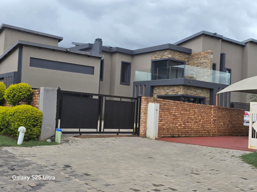7 Bedroom Property for Sale in Pretoria North Gauteng