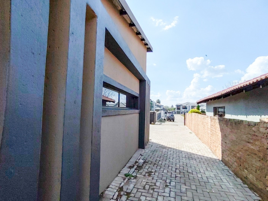 7 Bedroom Property for Sale in Pretoria North Gauteng