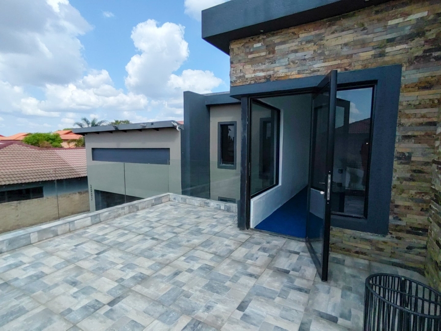 7 Bedroom Property for Sale in Pretoria North Gauteng