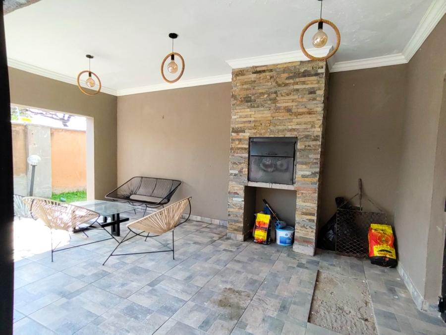 7 Bedroom Property for Sale in Pretoria North Gauteng