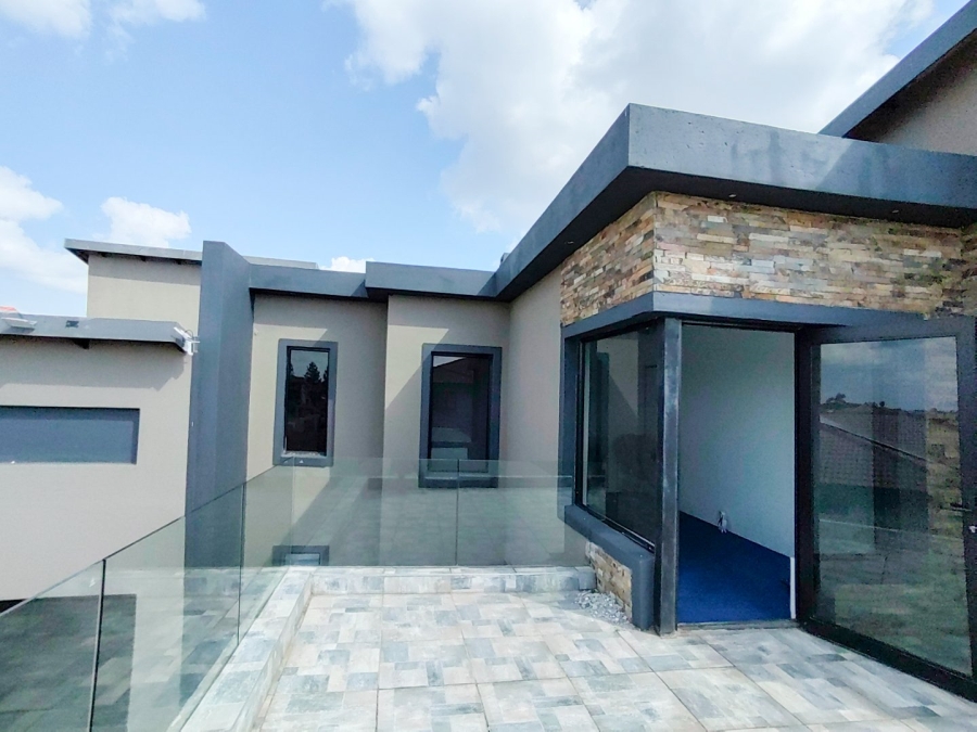 7 Bedroom Property for Sale in Pretoria North Gauteng