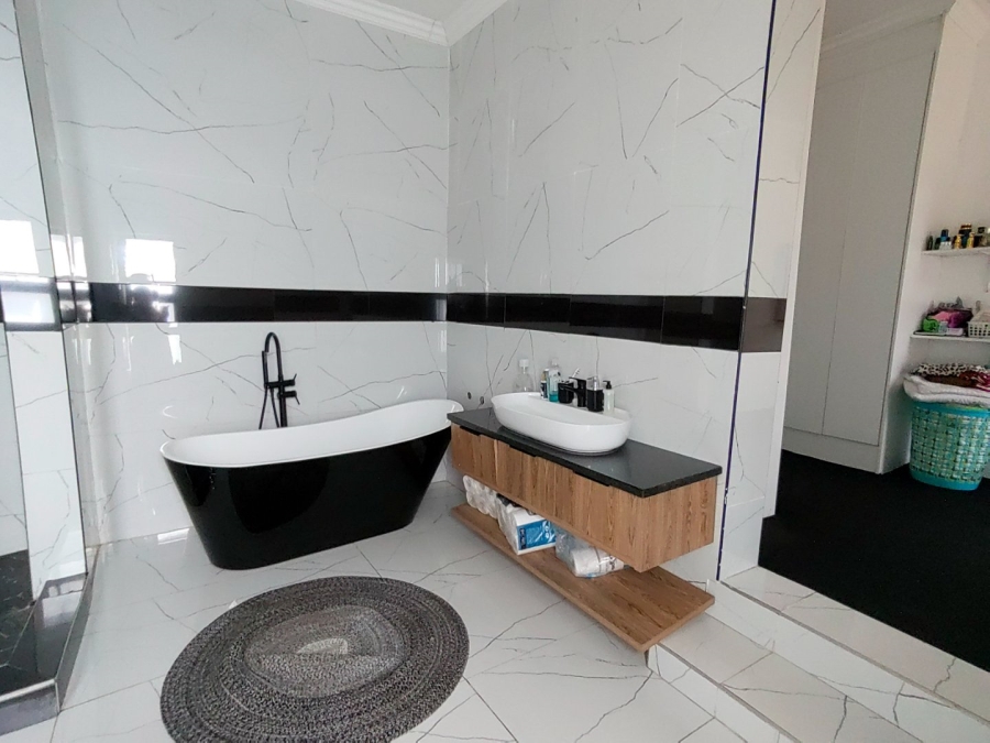7 Bedroom Property for Sale in Pretoria North Gauteng