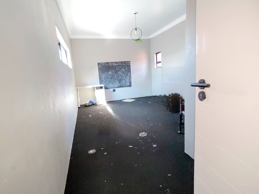 7 Bedroom Property for Sale in Pretoria North Gauteng