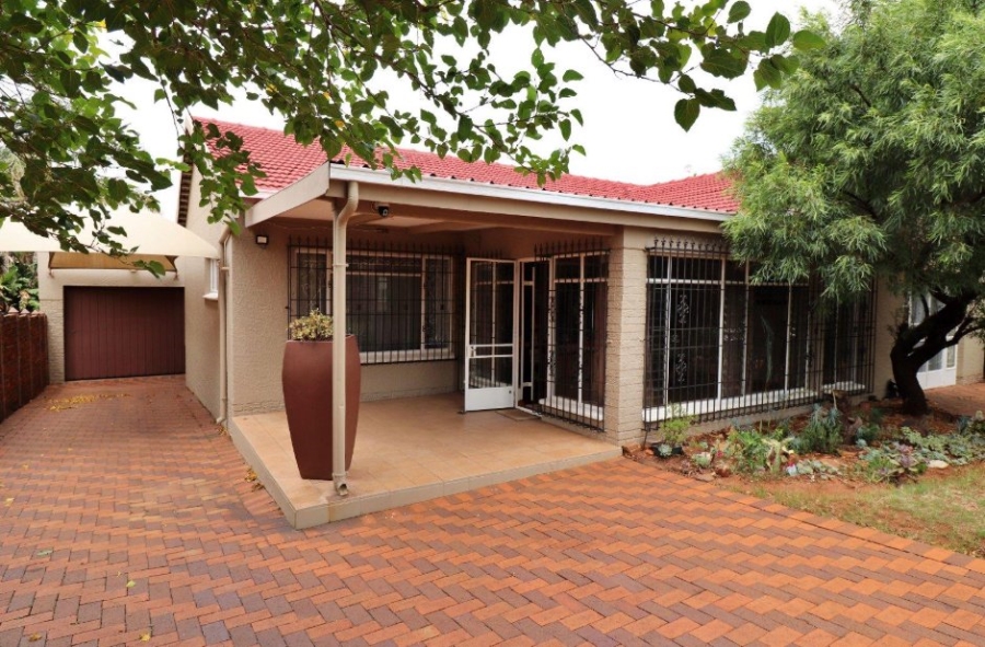 4 Bedroom Property for Sale in Dawnview Gauteng