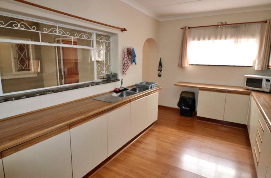4 Bedroom Property for Sale in Dawnview Gauteng