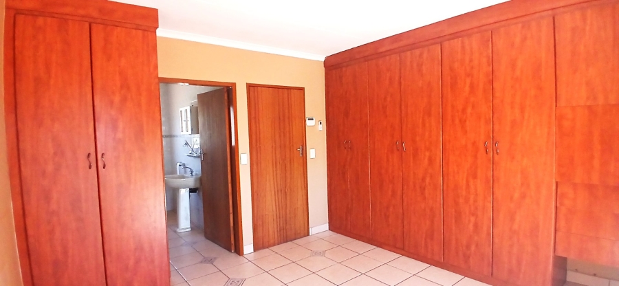 To Let 2 Bedroom Property for Rent in Heuweloord Gauteng