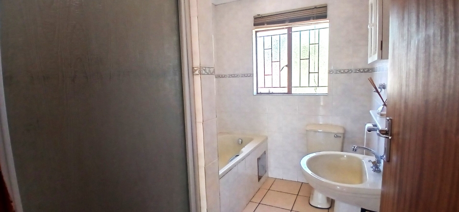 To Let 2 Bedroom Property for Rent in Heuweloord Gauteng