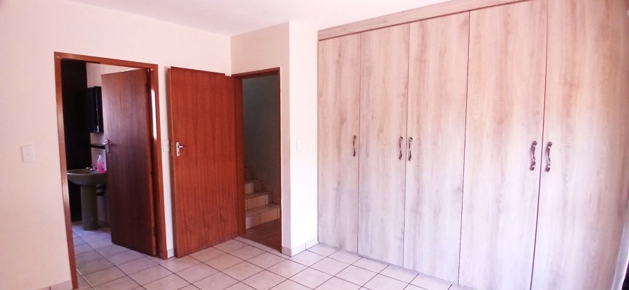 To Let 2 Bedroom Property for Rent in Heuweloord Gauteng