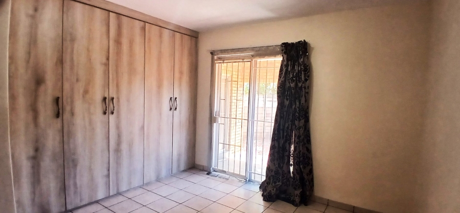 To Let 2 Bedroom Property for Rent in Heuweloord Gauteng