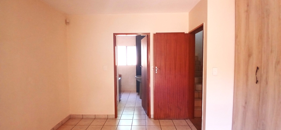 To Let 2 Bedroom Property for Rent in Heuweloord Gauteng