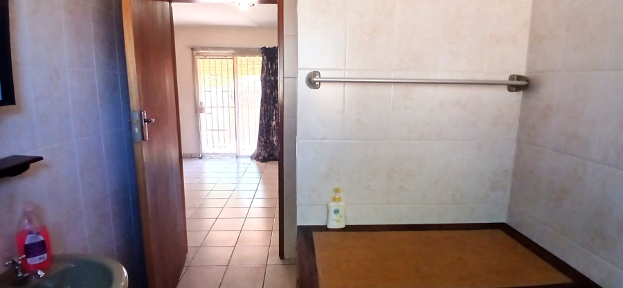 To Let 2 Bedroom Property for Rent in Heuweloord Gauteng