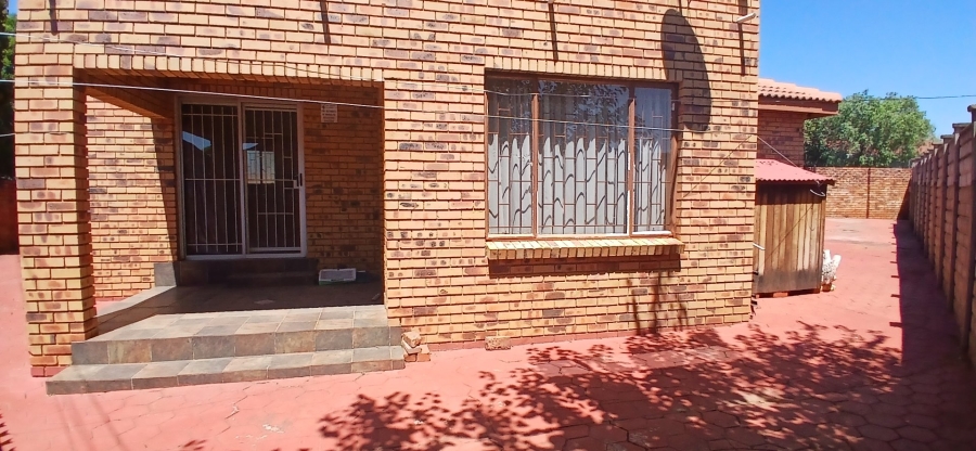 To Let 2 Bedroom Property for Rent in Heuweloord Gauteng
