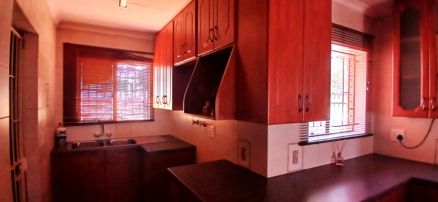To Let 2 Bedroom Property for Rent in Heuweloord Gauteng
