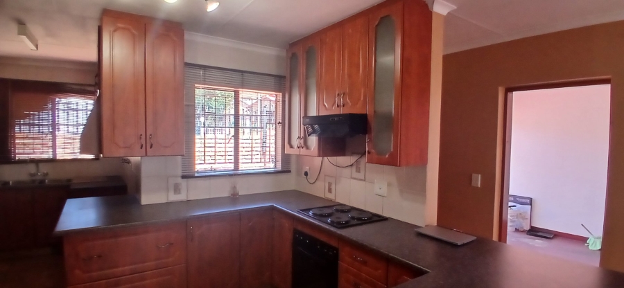 To Let 2 Bedroom Property for Rent in Heuweloord Gauteng