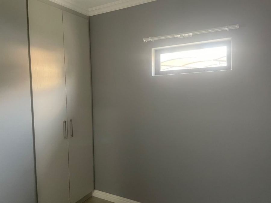 To Let 3 Bedroom Property for Rent in Glen Austin Gauteng