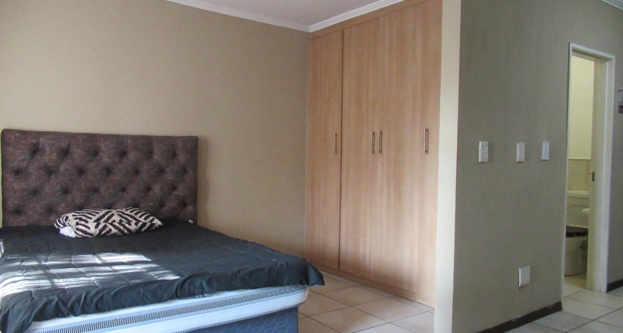  Bedroom Property for Sale in Rivonia Gauteng