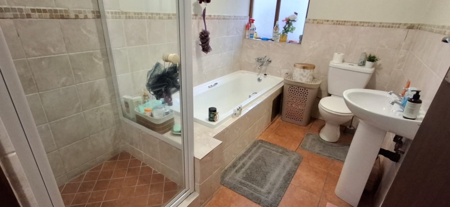 2 Bedroom Property for Sale in Montana Tuine Gauteng