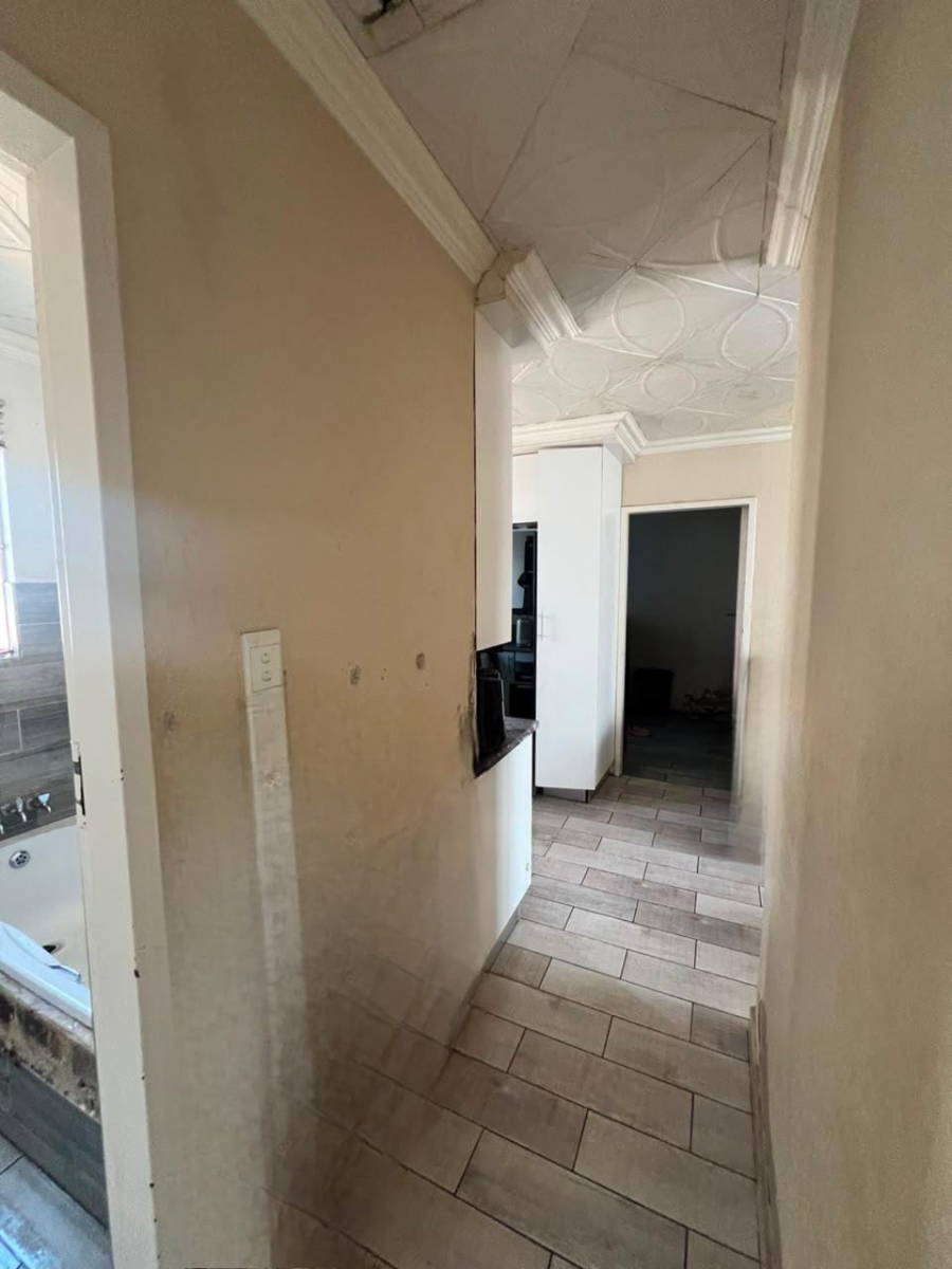  Bedroom Property for Sale in Birch Acres Gauteng