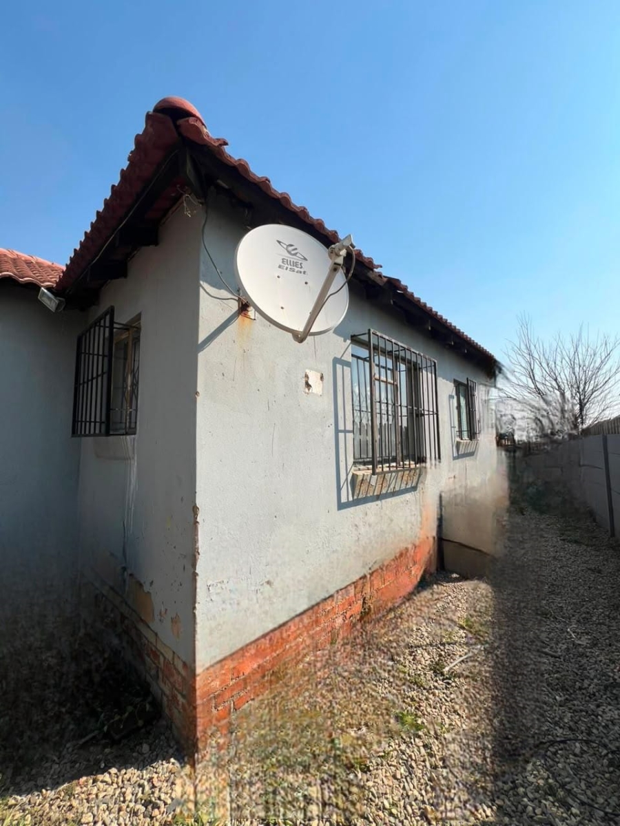  Bedroom Property for Sale in Birch Acres Gauteng