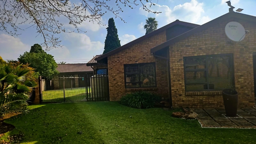 Bedroom Property for Sale in Ferryvale Gauteng