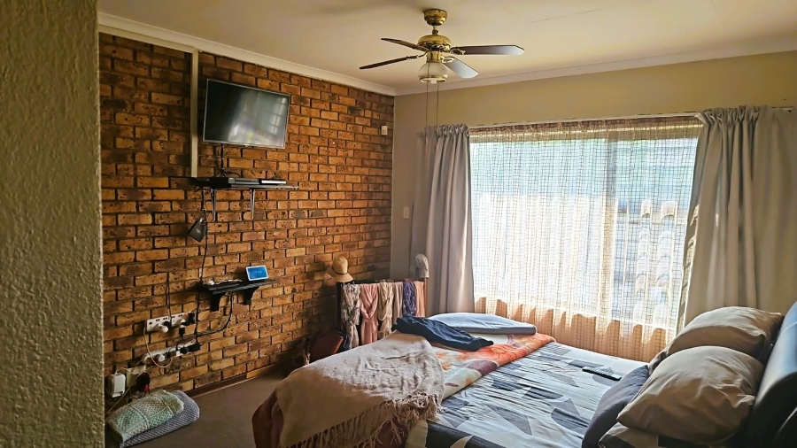 Bedroom Property for Sale in Ferryvale Gauteng