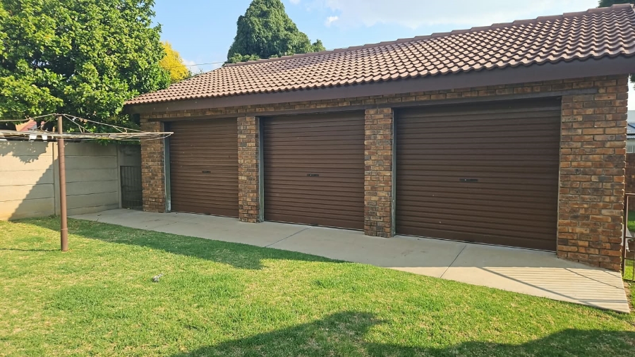  Bedroom Property for Sale in Ferryvale Gauteng