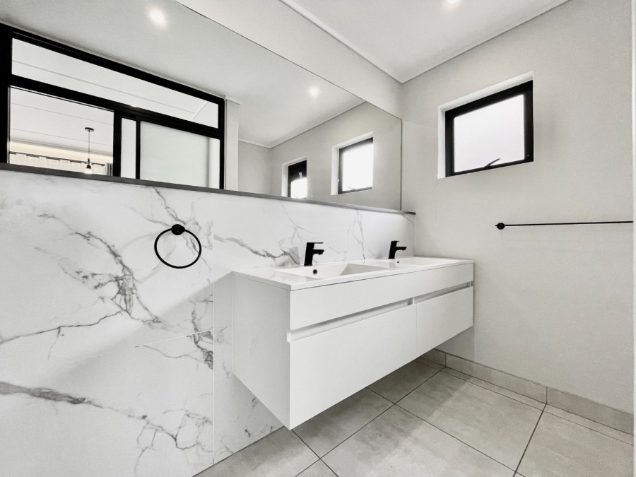 3 Bedroom Property for Sale in The Polofields Gauteng