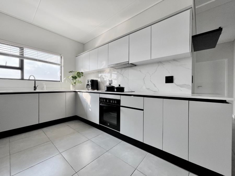 To Let 3 Bedroom Property for Rent in Waterfall Gauteng