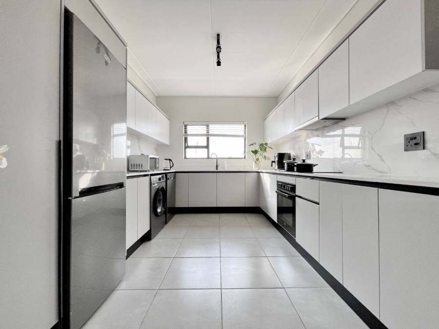 To Let 3 Bedroom Property for Rent in Waterfall Gauteng