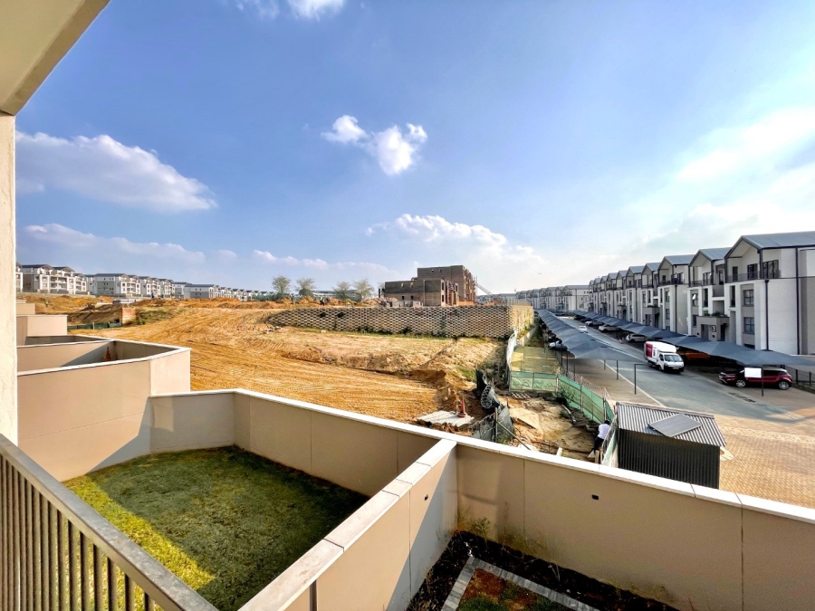 To Let 3 Bedroom Property for Rent in Waterfall Gauteng
