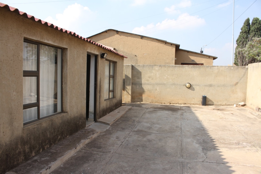 1 Bedroom Property for Sale in Zondi Gauteng