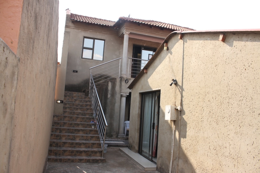 1 Bedroom Property for Sale in Zondi Gauteng