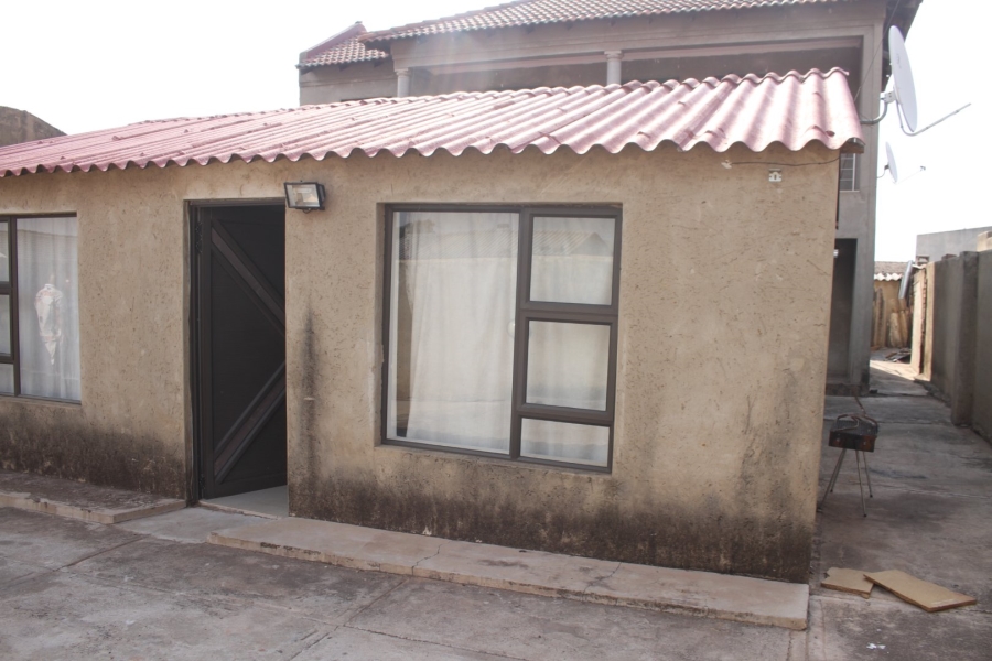 1 Bedroom Property for Sale in Zondi Gauteng