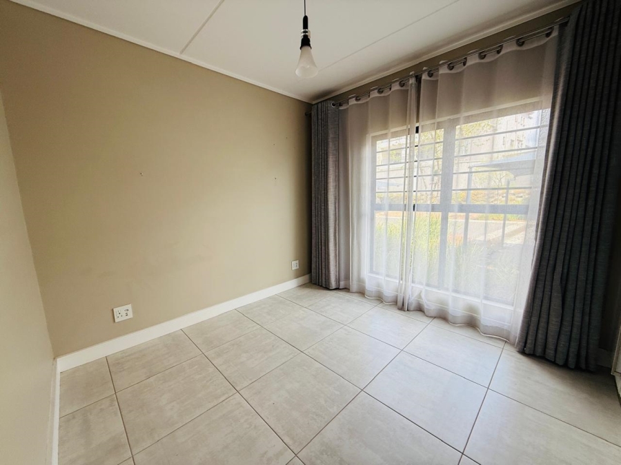 To Let 3 Bedroom Property for Rent in The Polofields Gauteng