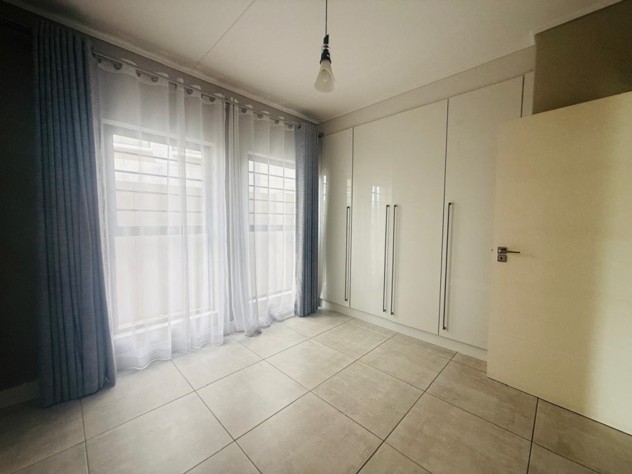 To Let 3 Bedroom Property for Rent in The Polofields Gauteng