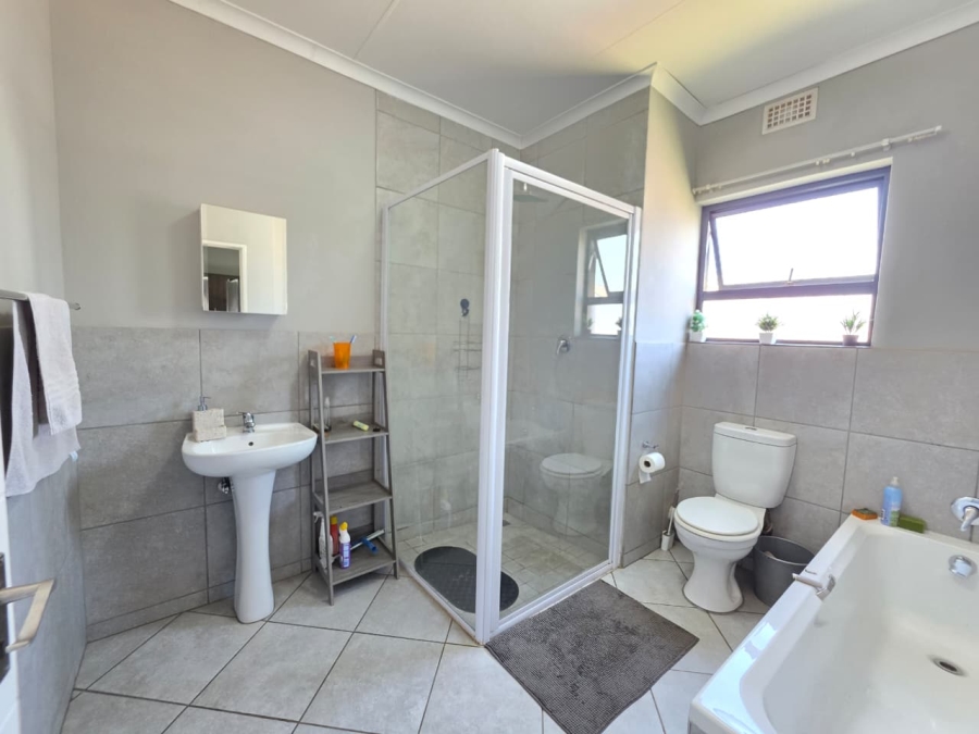 3 Bedroom Property for Sale in Norton Home Estate AH Gauteng