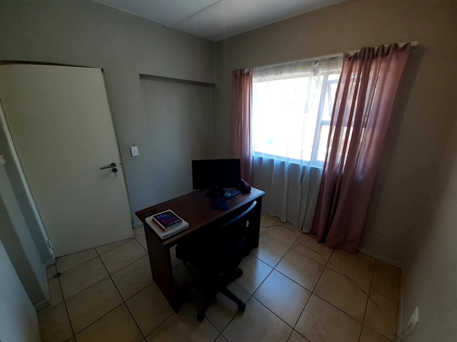 To Let 2 Bedroom Property for Rent in Ferndale Gauteng