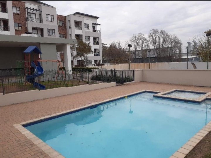 To Let 2 Bedroom Property for Rent in Ferndale Gauteng