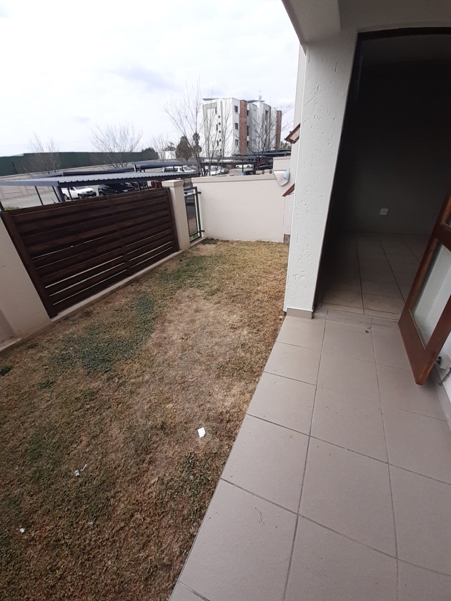 To Let 2 Bedroom Property for Rent in Ferndale Gauteng