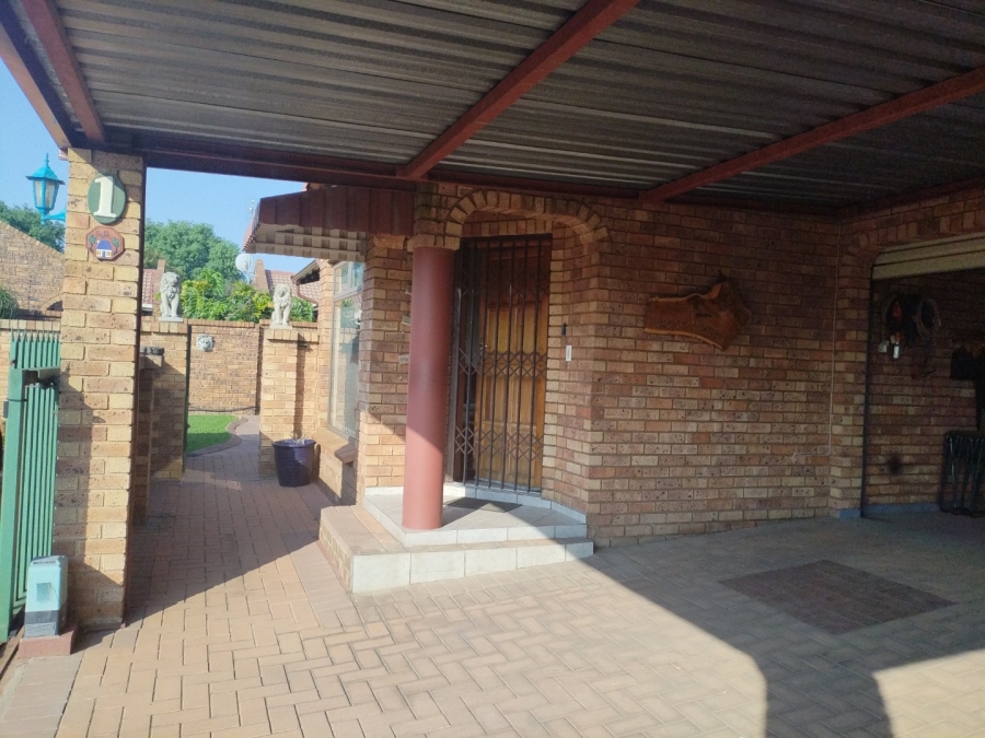 3 Bedroom Property for Sale in Dal Fouche Gauteng
